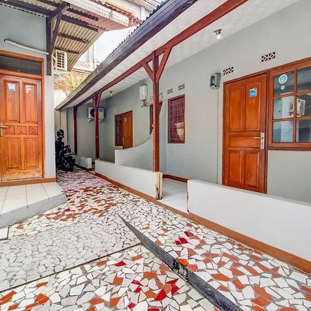 Oyo 3750 Elder Guest House Bandung Exterior photo