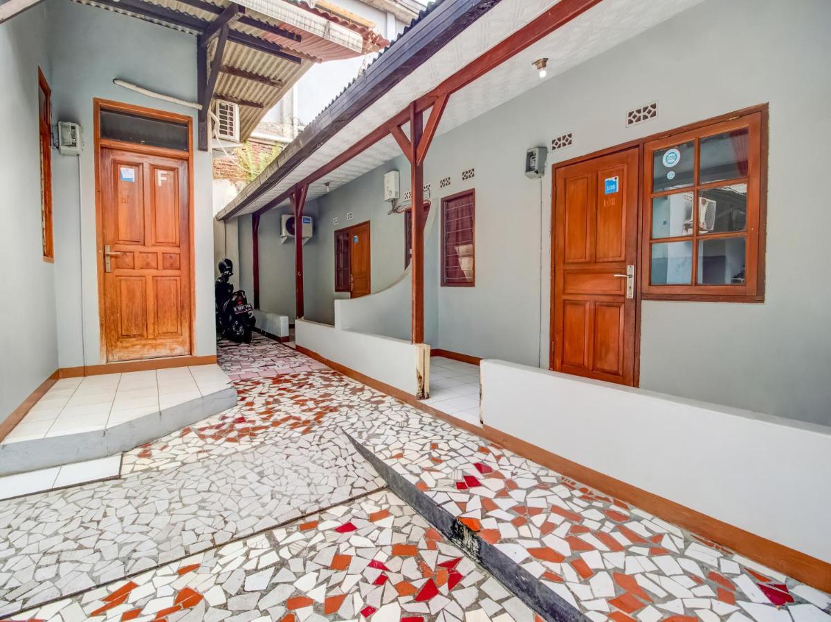 Oyo 3750 Elder Guest House Bandung Exterior photo